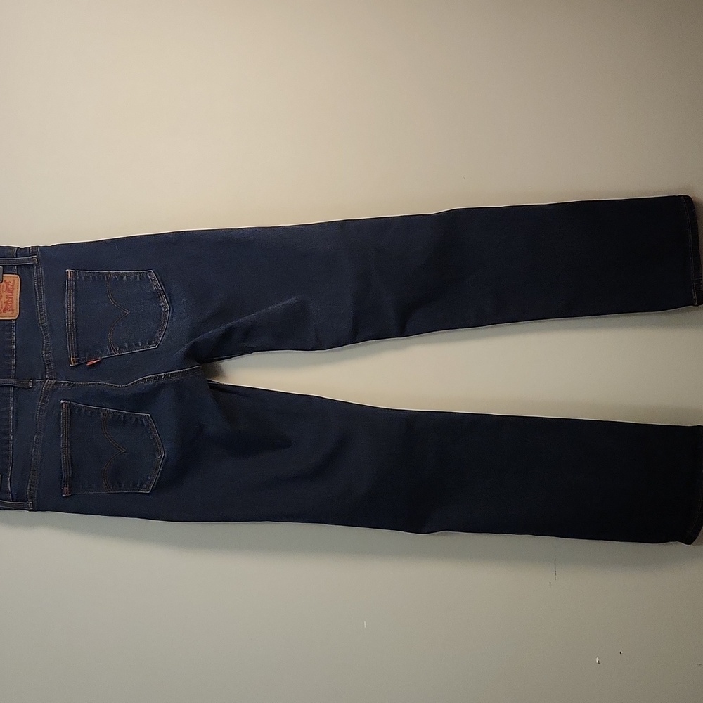 Levi’s Slimming Straight Jeans W30 L32 – Classic Dark Wash and Stretch Fit - Picture 2 of 16